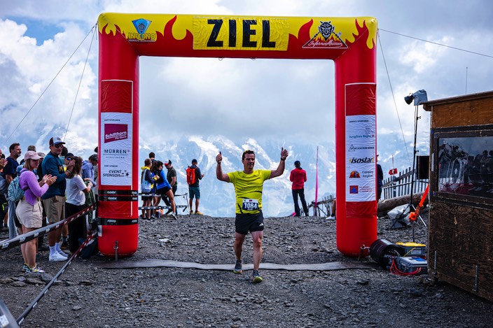 "Mario Morger aus Unterterzen darf sich über einen abgeschlossenen Halbmarathon freuen."